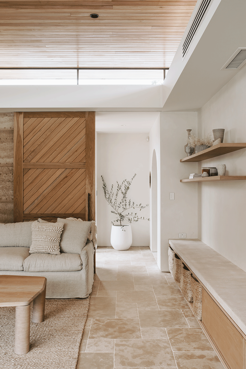 「Natural interior」のアイデア 11 件 | リビング インテリア, インテリア 家具, インテリアデザイン